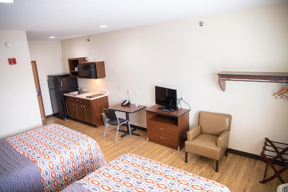 Queen Studio with Two Queen Beds interior